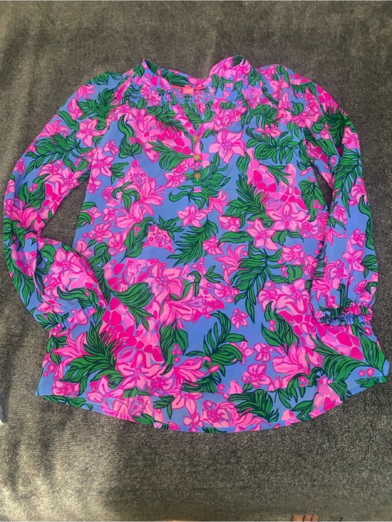 Lilly Pulitzer Tops - Lilly Pulitzer Elsa Silk Pink safari Tropical Floral Blouse XXS
